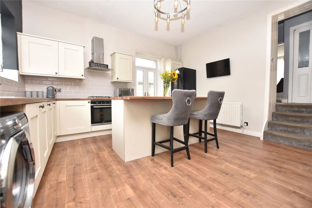 Property photo 3 of 22 Picture No. 28