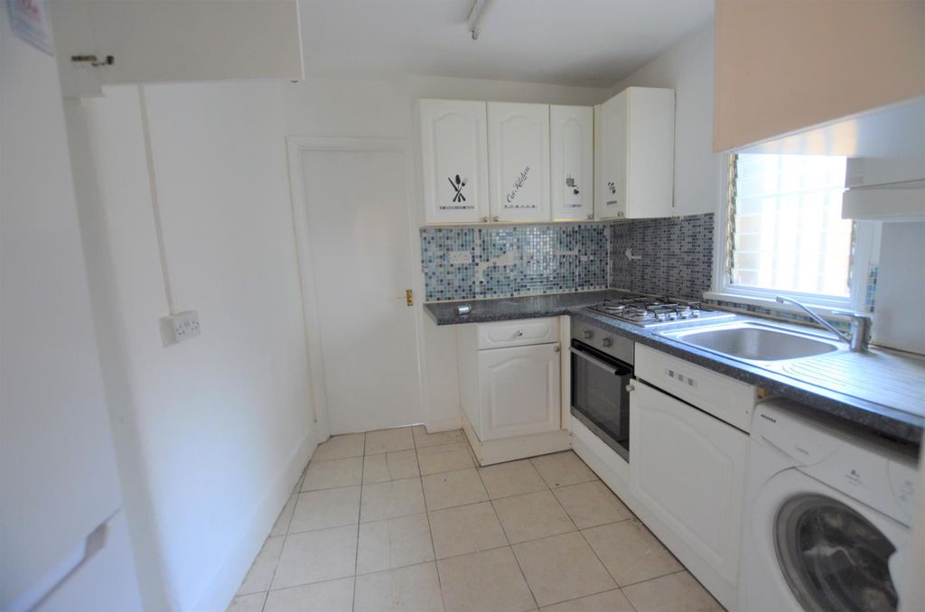 Property photo 1 of 3