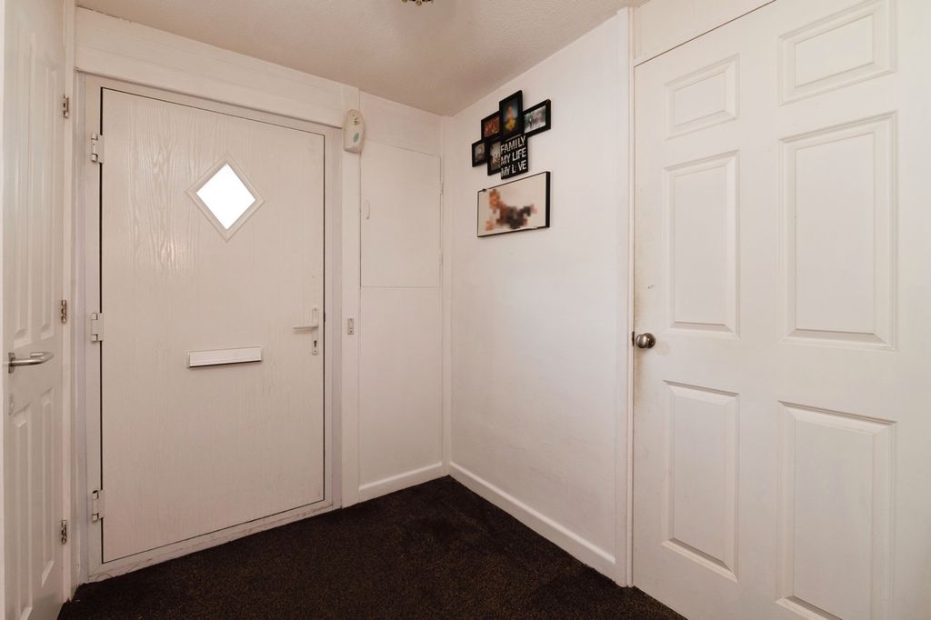 Property photo 2 of 17 Photo
