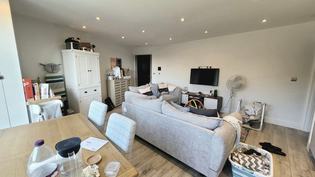 Property photo 2 of 10 Image