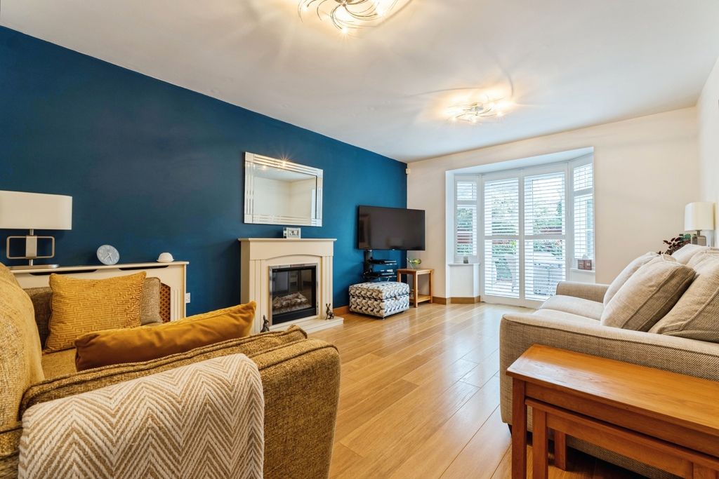 Property photo 3 of 28 Pbox-Img.Jpg