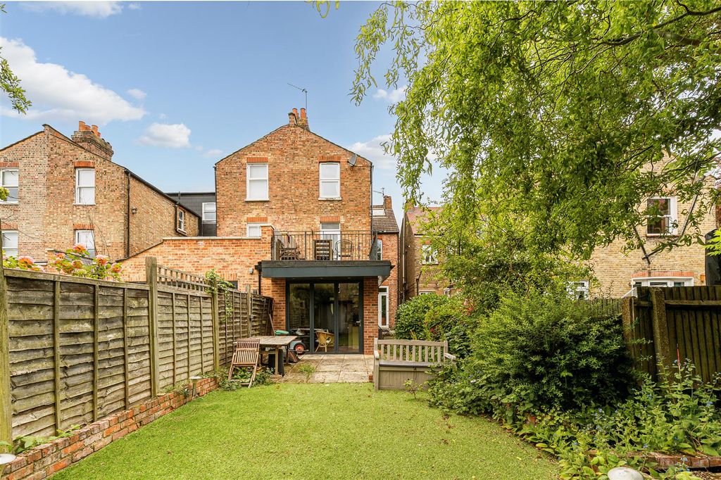 Property photo 3 of 18