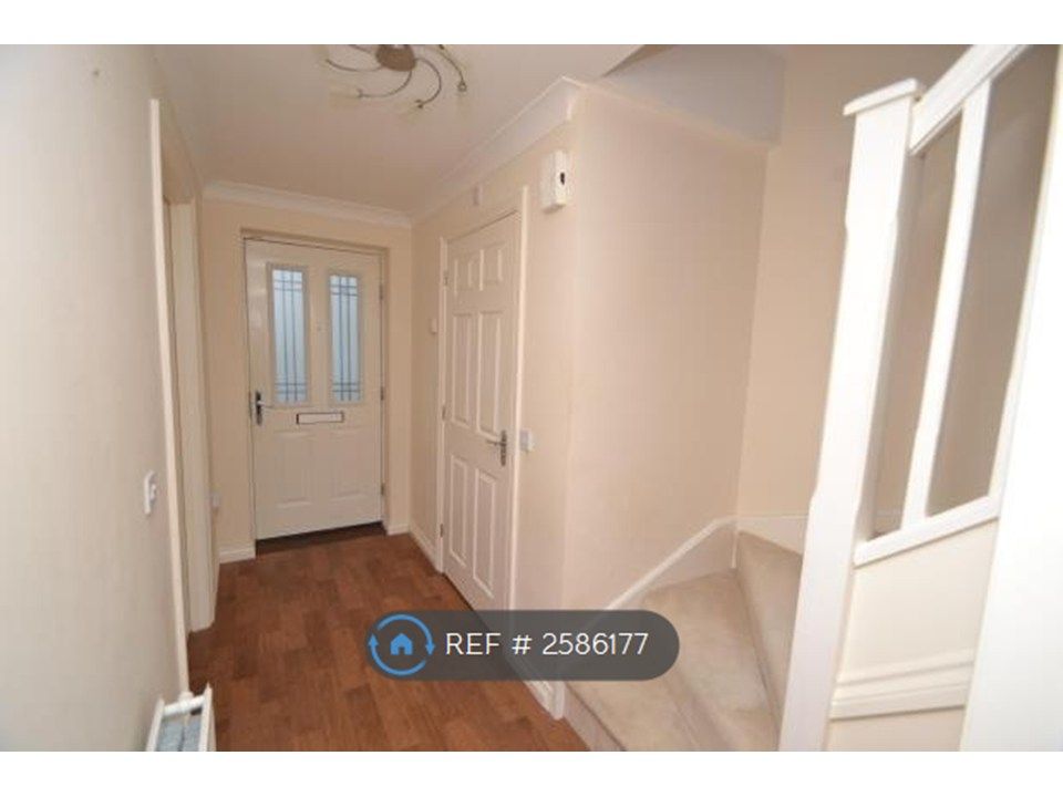 Property photo 2 of 10 Entrance Hallway Cloakroom / Wc
