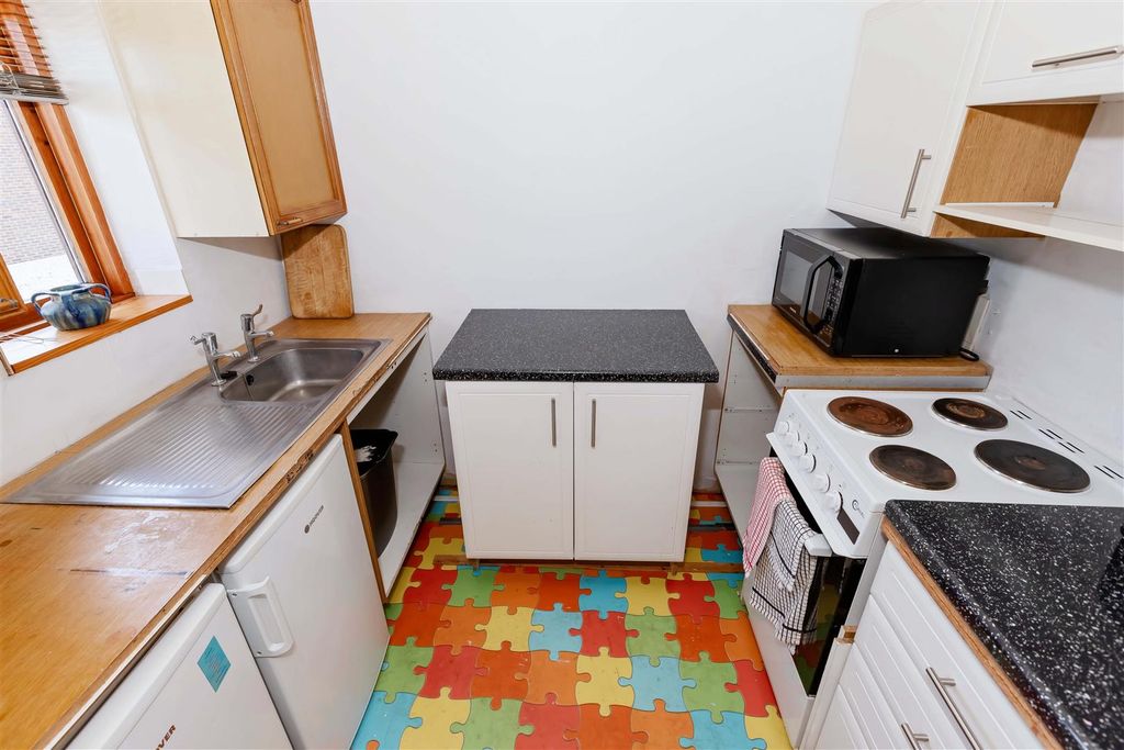 Property photo 3 of 12 Oaklands_1.Jpg