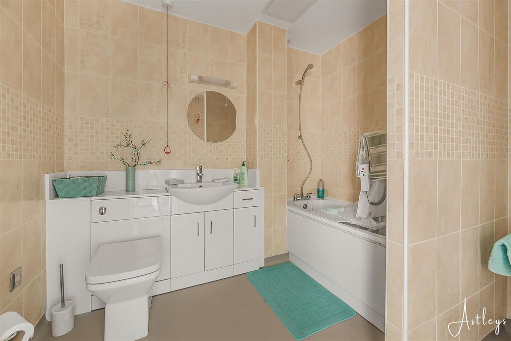 Property photo 2 of 26 Bathroom