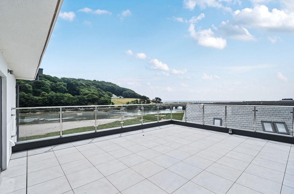 Property photo 1 of 21 Main Balcony 2