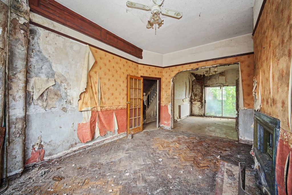 Property photo 2 of 22