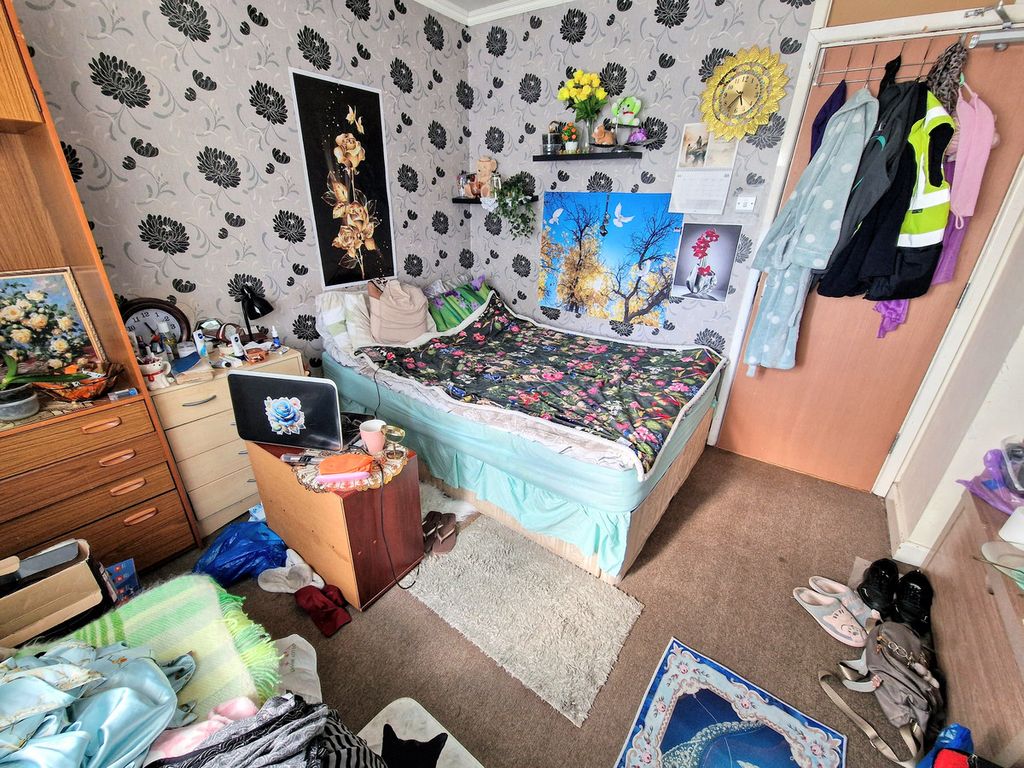 Property photo 3 of 5