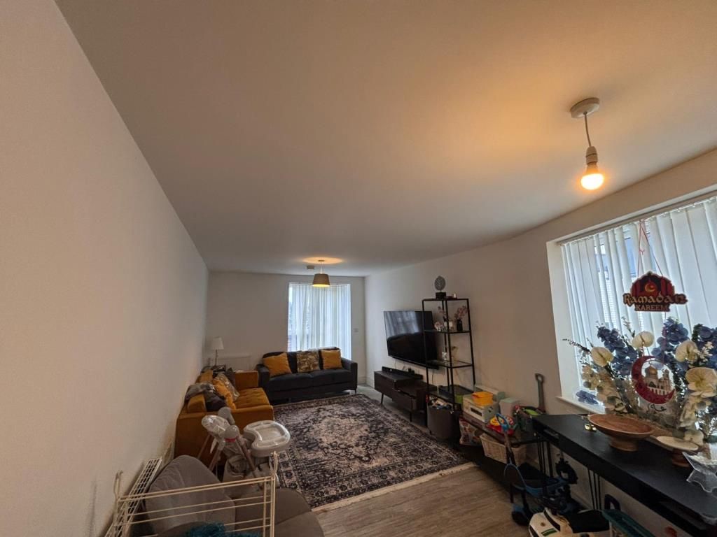 Property photo 3 of 5 Lounge