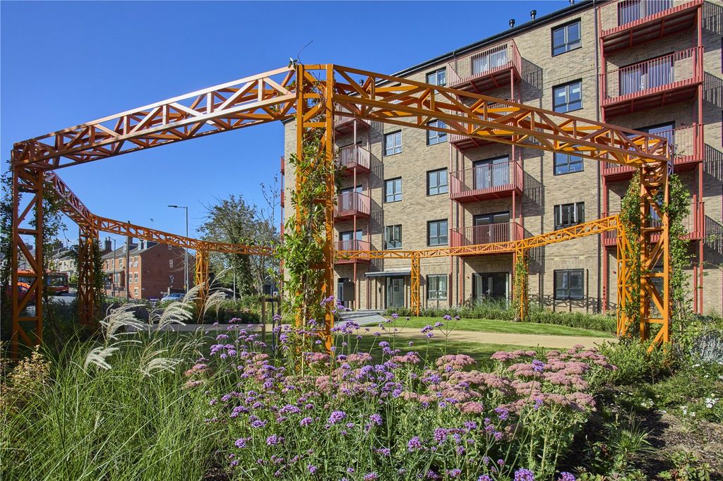 Property photo 1 of 9 Tayfen Court