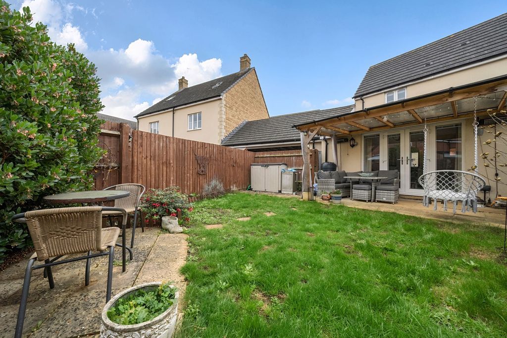 Property photo 2 of 19