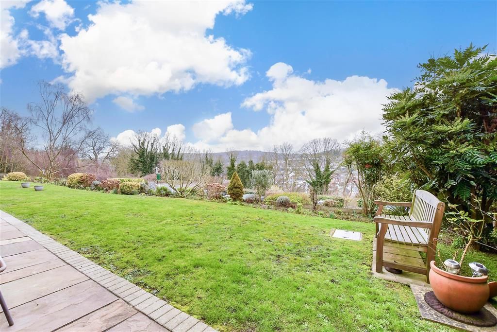 Property photo 1 of 13 Communal Gardens