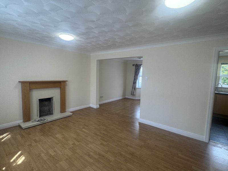 Property photo 3 of 8 Photo 4