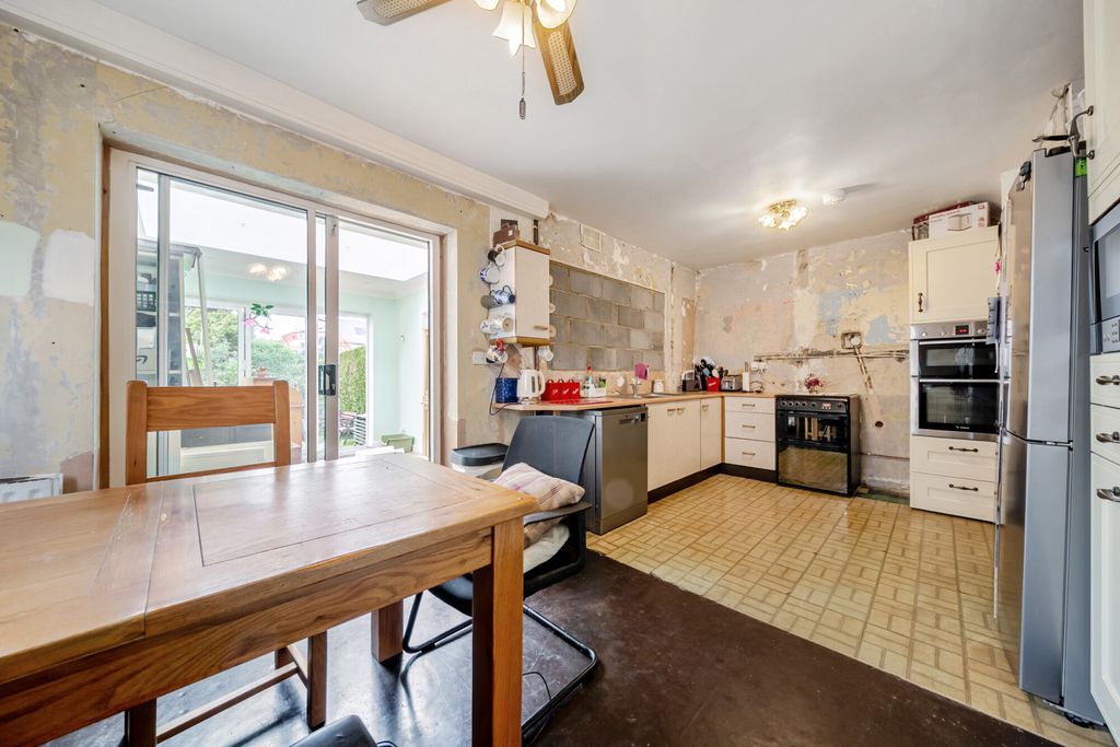 Property photo 2 of 21 1452660-13-69Fc63...