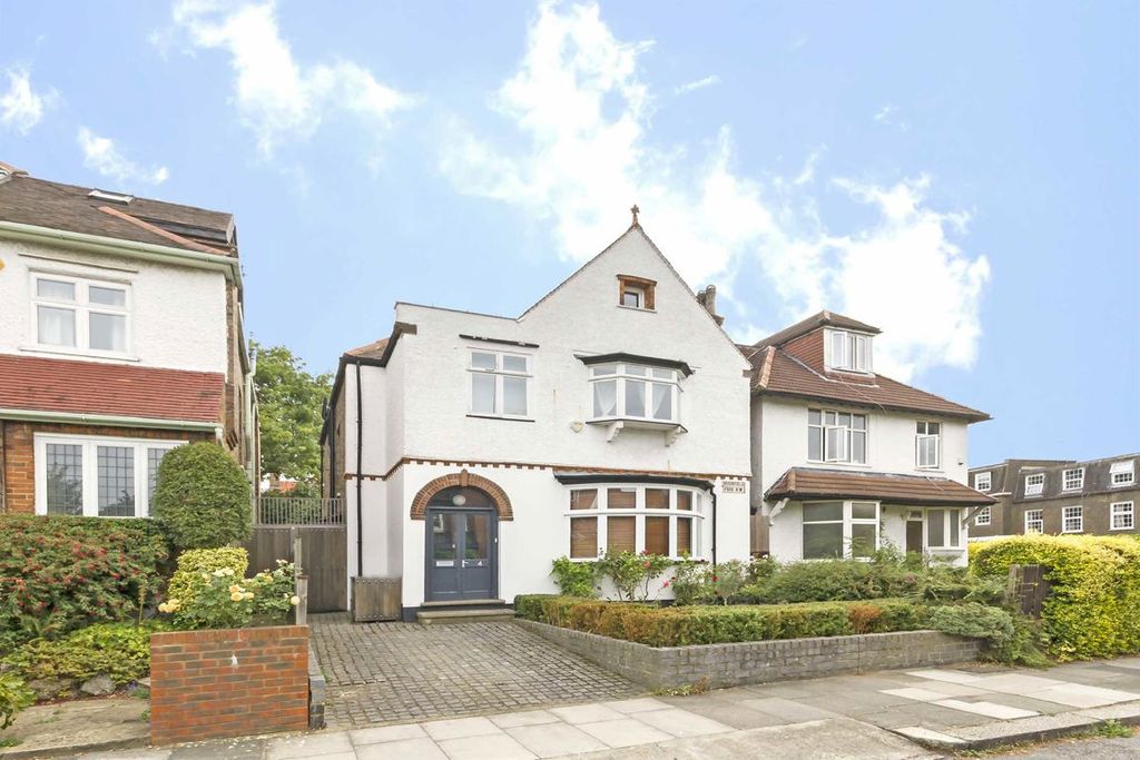 Property photo 1 of 10