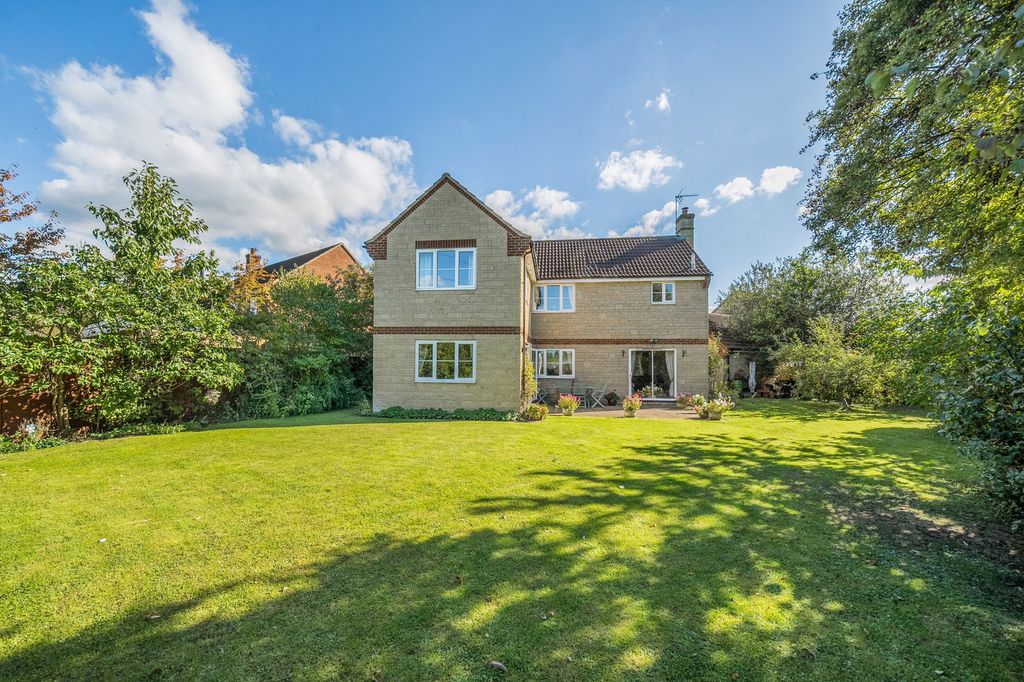 Property photo 2 of 23