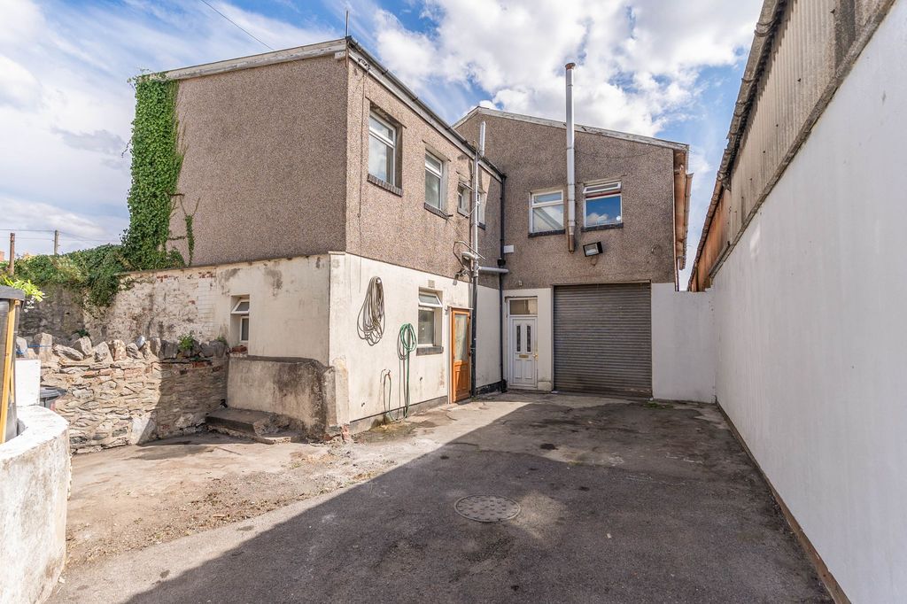 Property photo 1 of 30