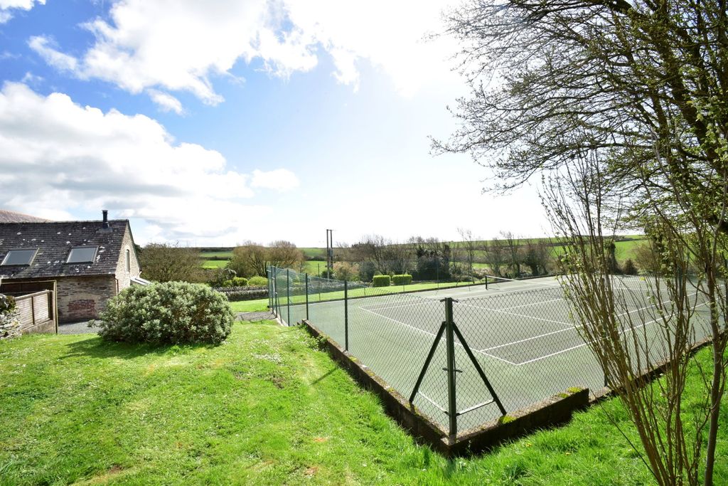 Property photo 3 of 21