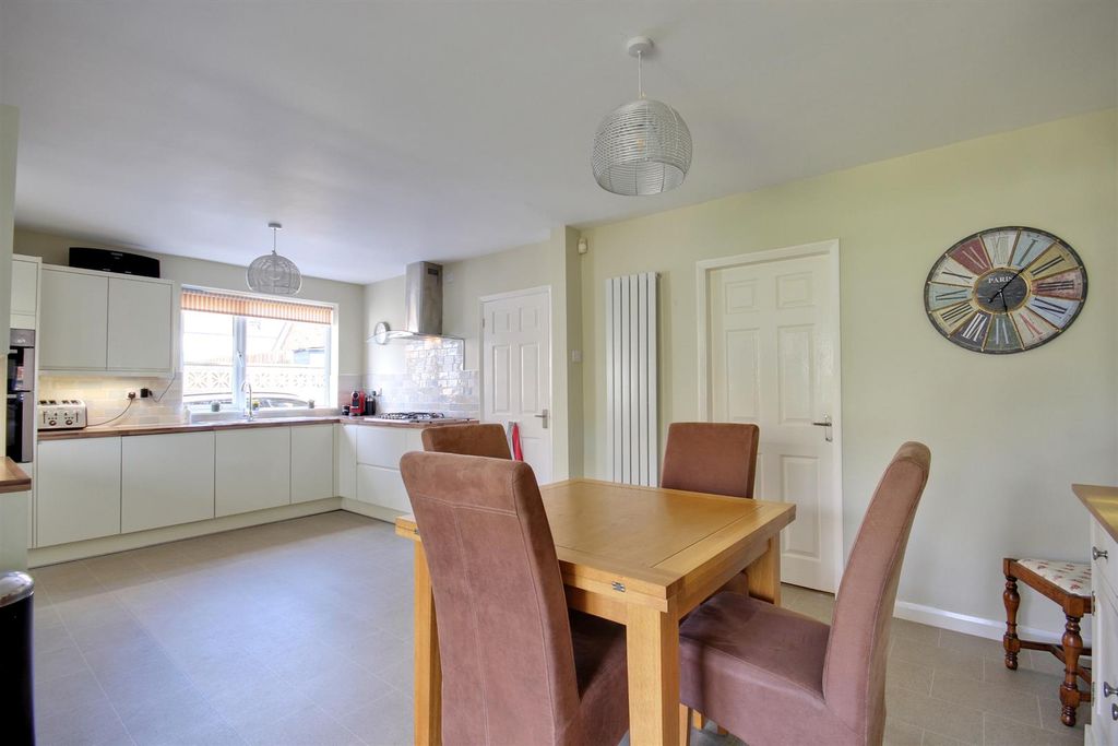 Property photo 3 of 18 Bg (17).Jpg