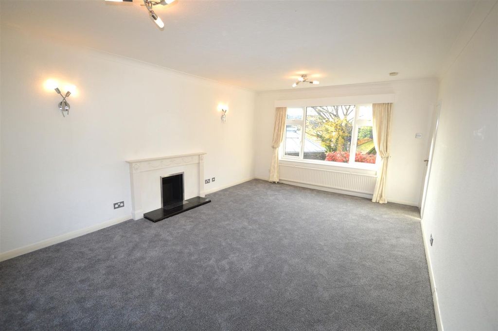 Property photo 2 of 4 Cleveland Rd E18