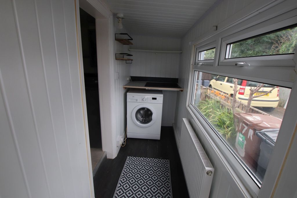 Property photo 2 of 12 Entry With Cooker Area And Washing Connection