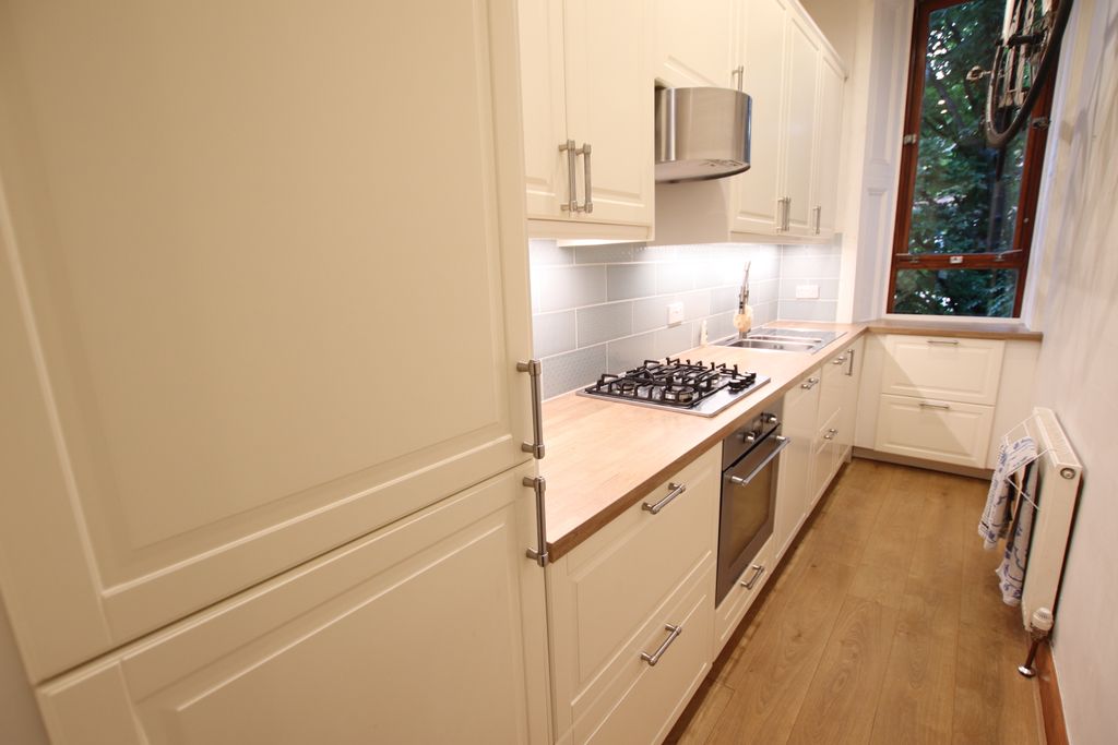 Property photo 2 of 6 Kitchen