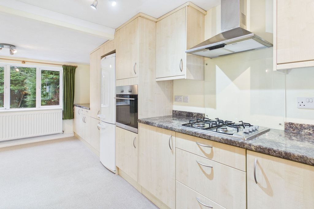Property photo 2 of 24