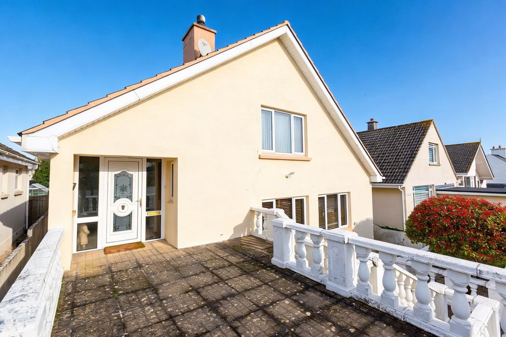 Property photo 2 of 36