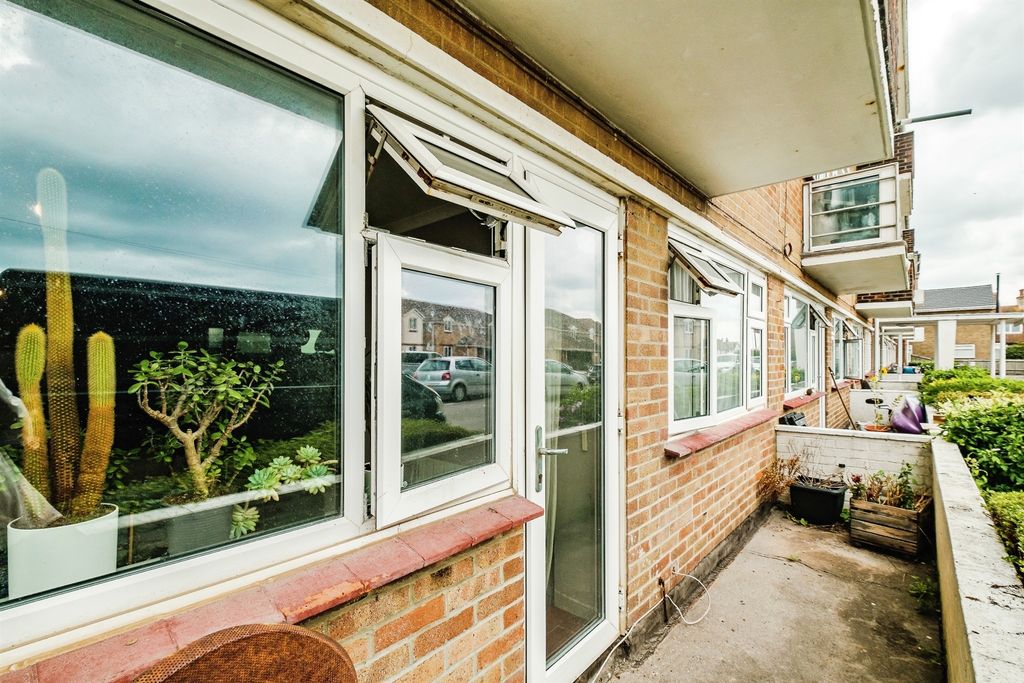 Property photo 2 of 16
