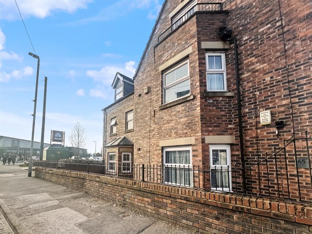 Property photo 2 of 18 02_002 Front.Jpeg