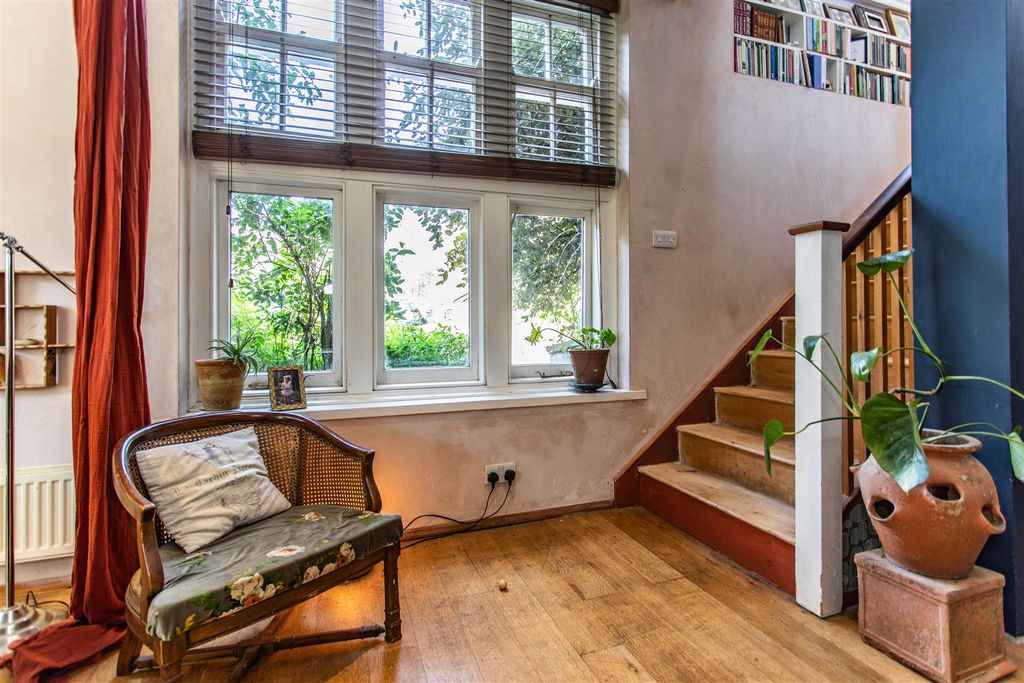 Property photo 1 of 37