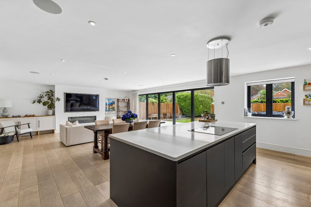 Property photo 1 of 15 Open Plan Living
