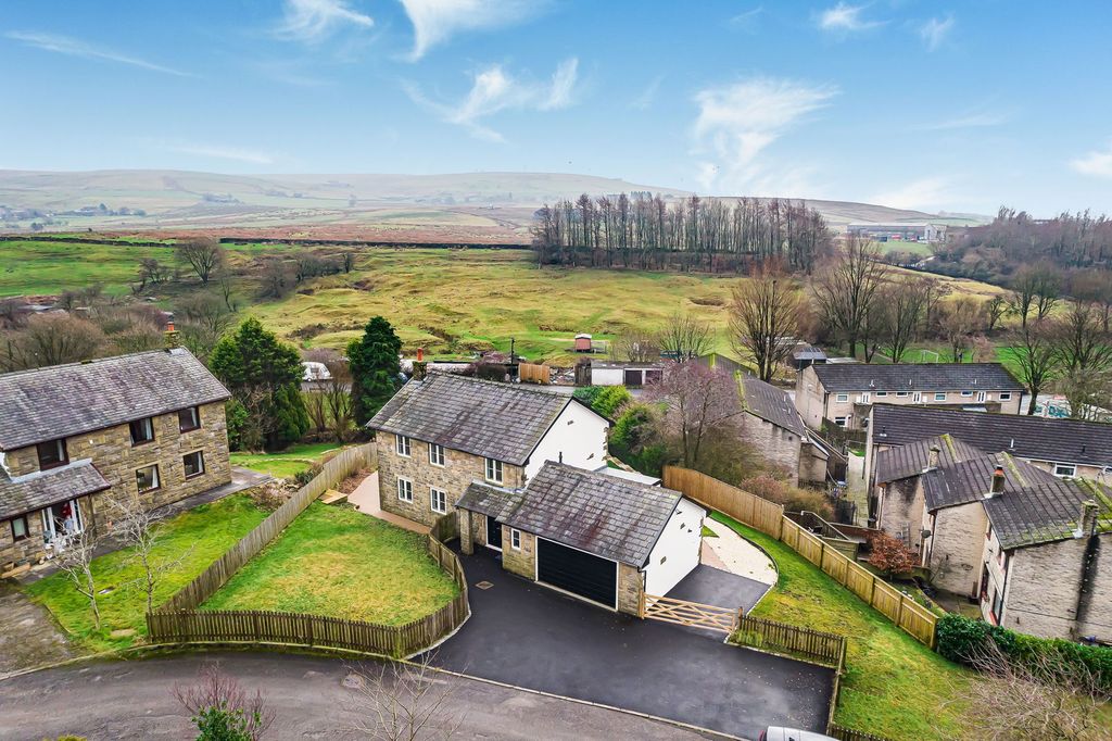 Property photo 1 of 64