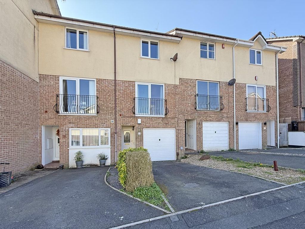 Property photo 1 of 11 Bramble Close 11 - Front.Jpg