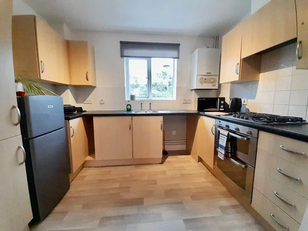 Property photo 3 of 5 Kitchen