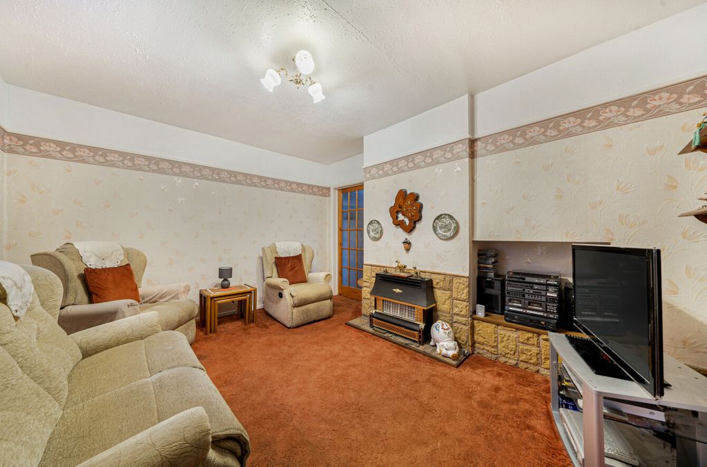 Property photo 3 of 20 1403171-10-69724A...