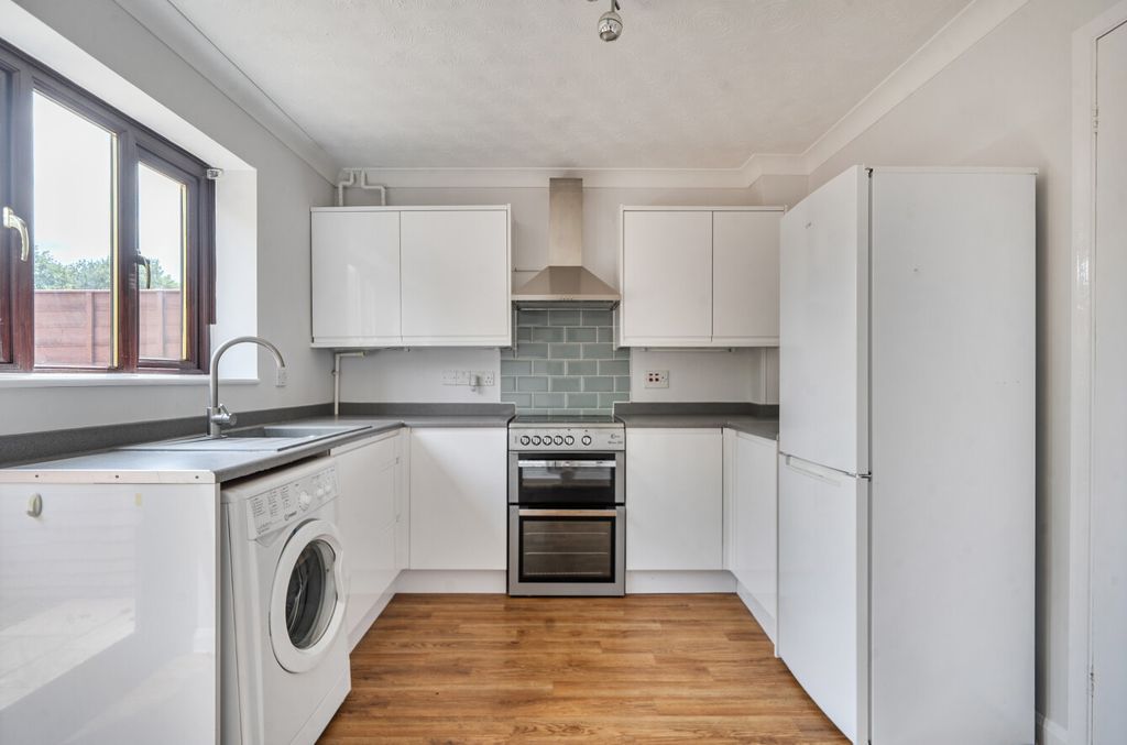 Property photo 2 of 16 1493301-10-6A54d9...