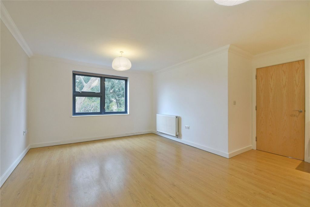 Property photo 1 of 16 Picture No. 10