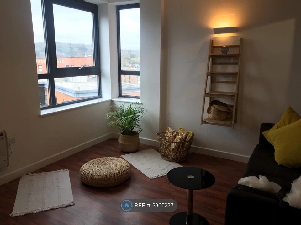 Property photo 2 of 13