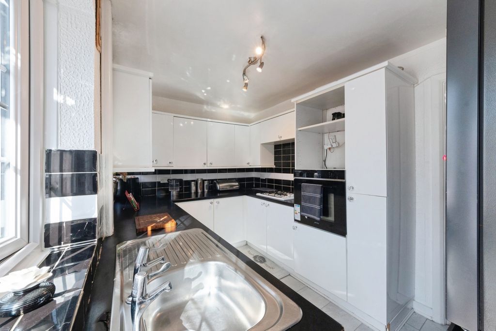 Property photo 3 of 17 Pbox-Img.Jpg