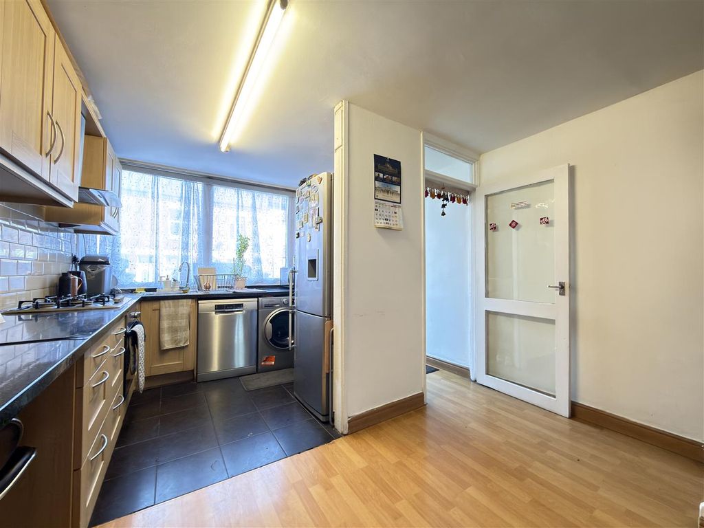 Property photo 3 of 16 Kitchen And Diner