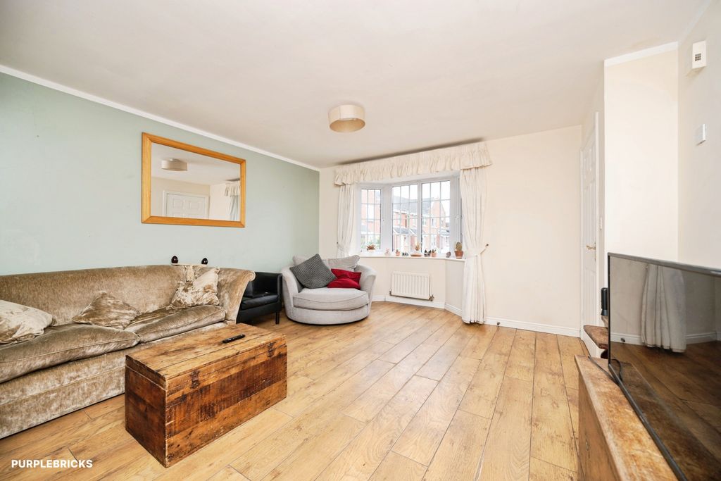 Property photo 3 of 27