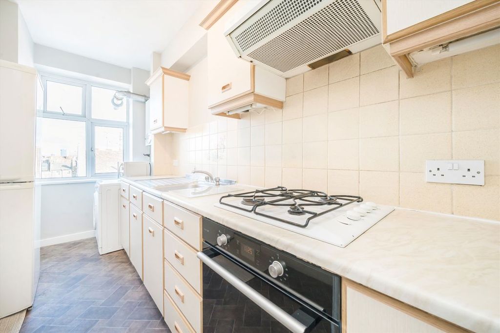 Property photo 3 of 5