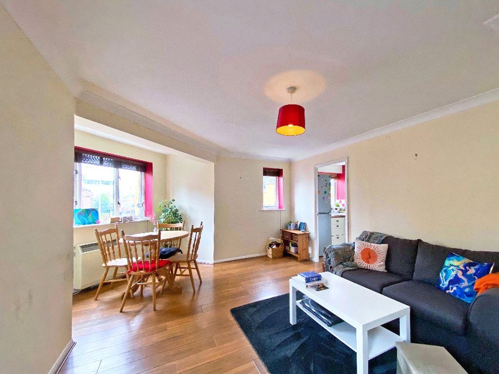 Property photo 3 of 9 3