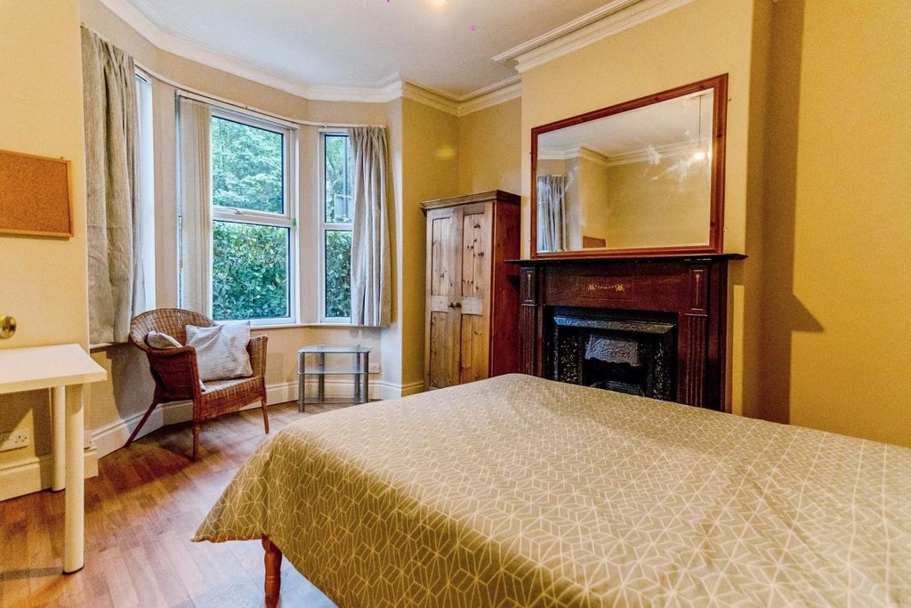 Property photo 3 of 13 747F995A-40 20Grosvenor 20Terrace.Jpg