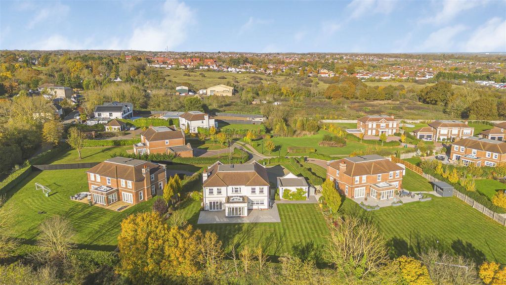 Property photo 1 of 36 90_41796.Jpg