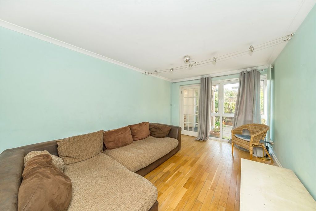 Property photo 2 of 5