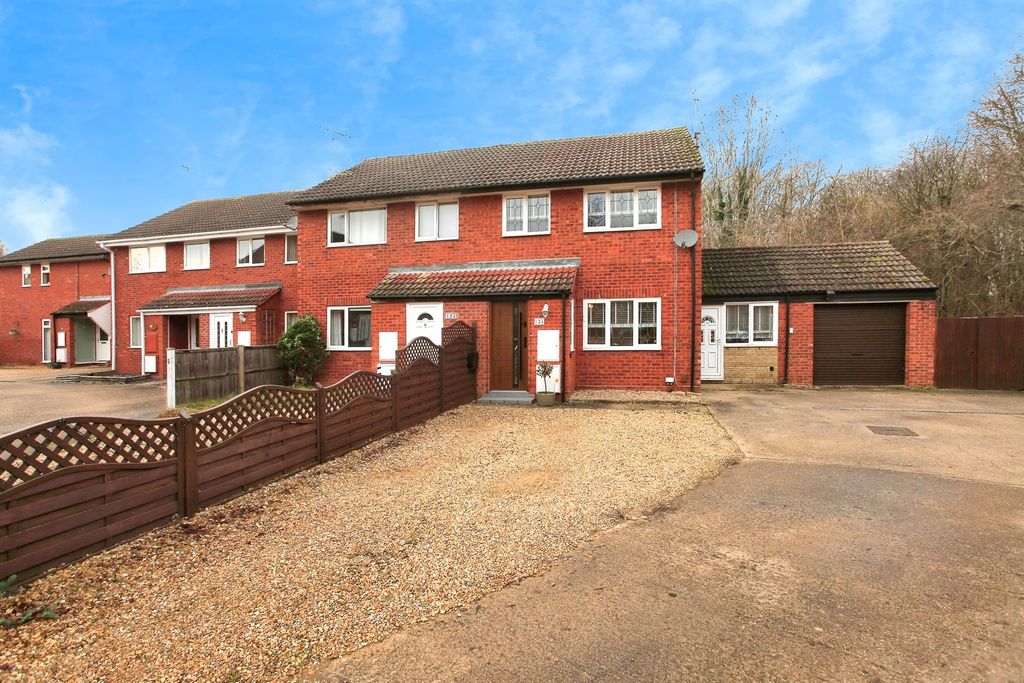 Property photo 1 of 20 Outside