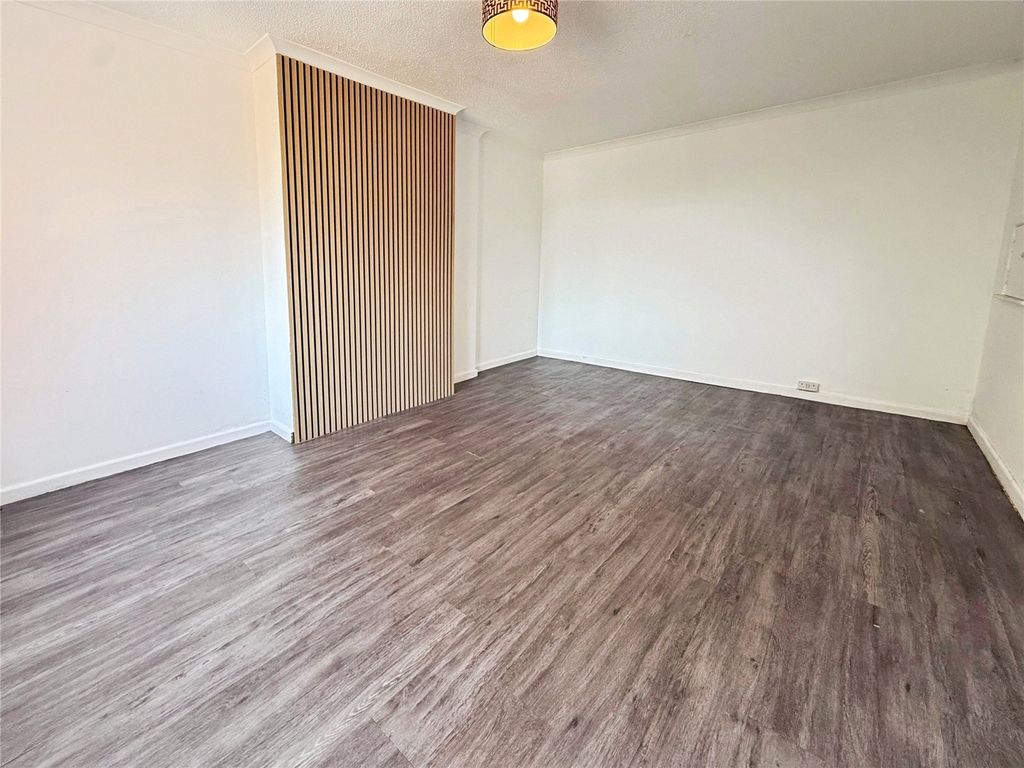Property photo 3 of 15 Living Room