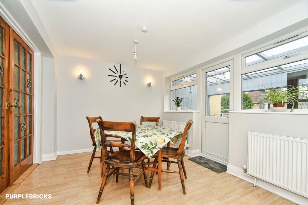 Property photo 2 of 26